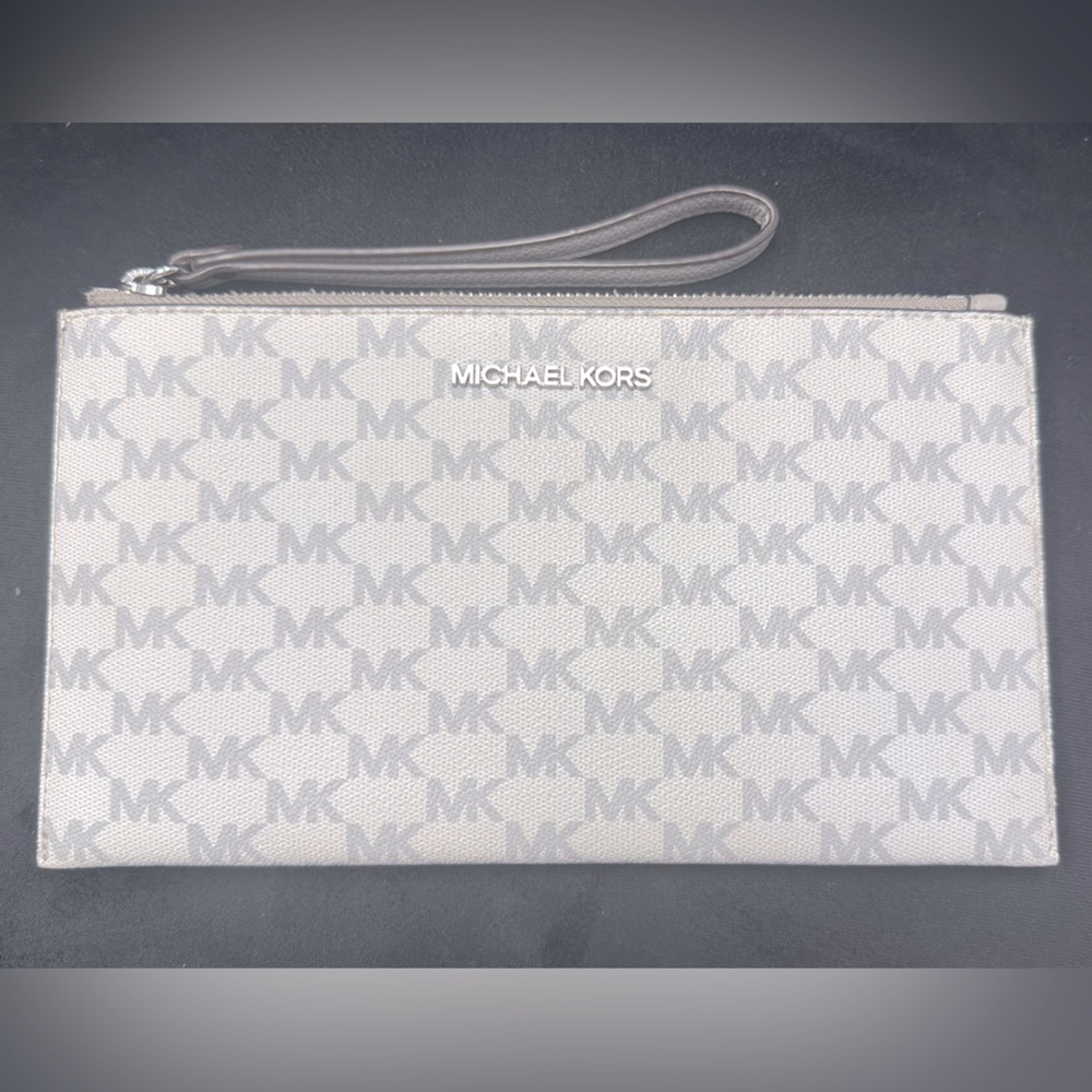 MilMichael Kors wallet